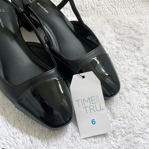 NWT - Women’s Slingback Cap Toe Block Heel Sandals, Size 6 - Time & Tru - Picture 4 of 12